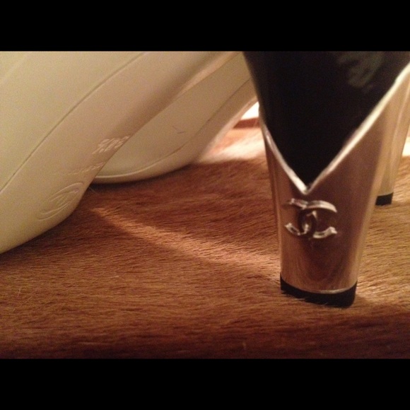 Chanel Cap Toe Heels - Picture 7 of 8